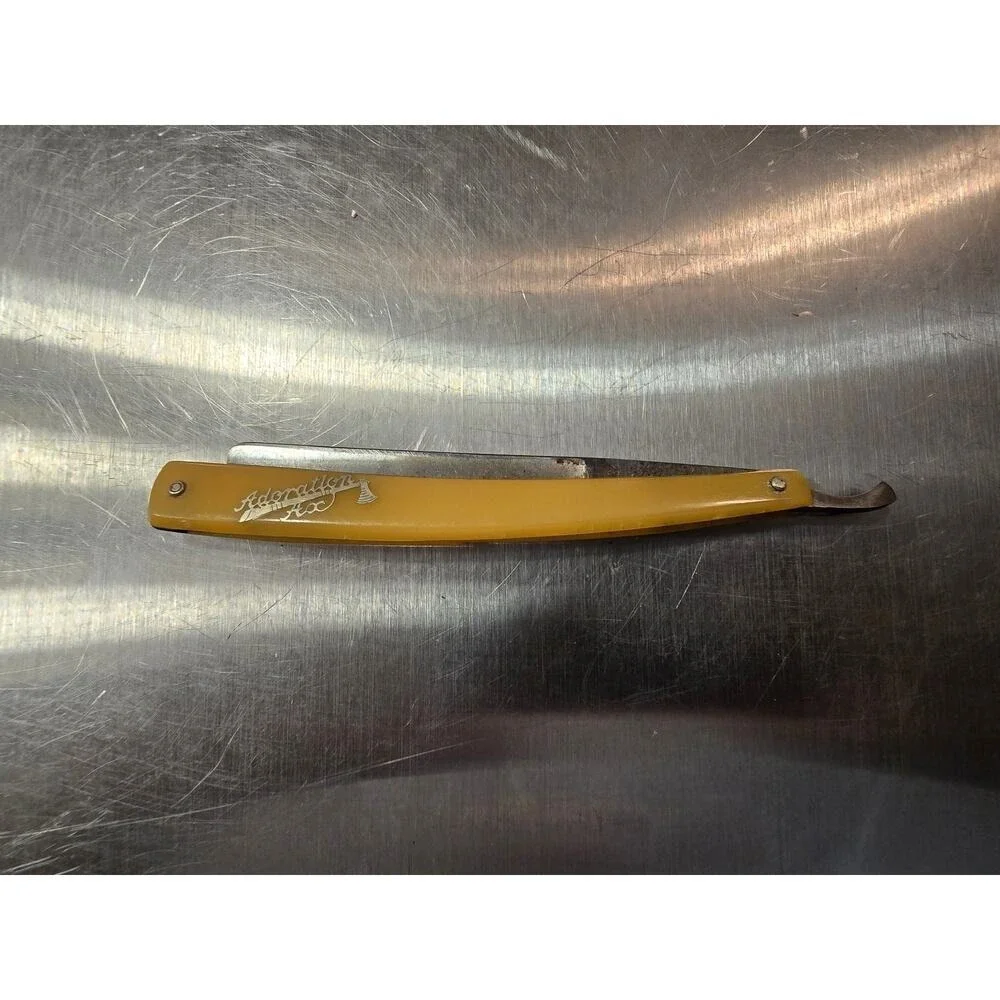 3 Antique‎ Razors 2 safety and 1 Straight. The Straight Razor has flaws see pics